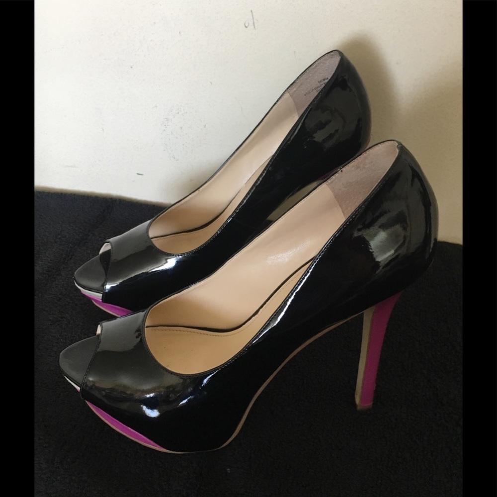 Enzo angiolini patent leather black peep toe pump